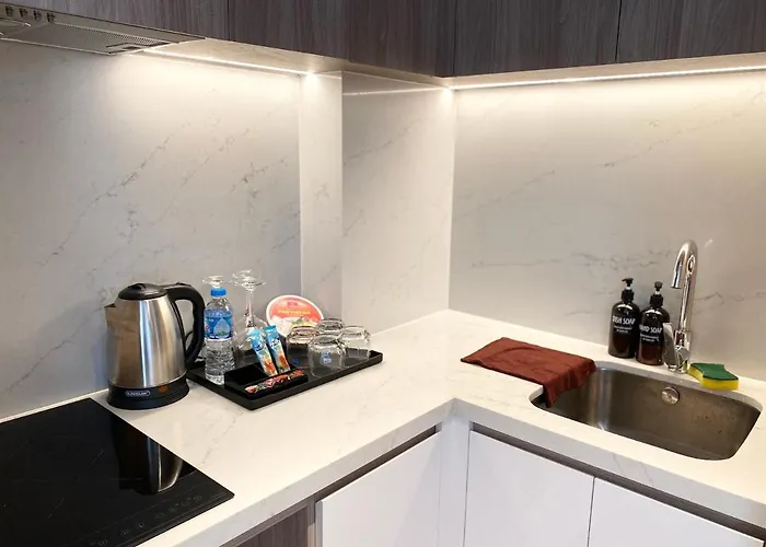 A La Carte 811 Apartment *