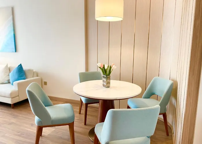 A La Carte 811 Apartment