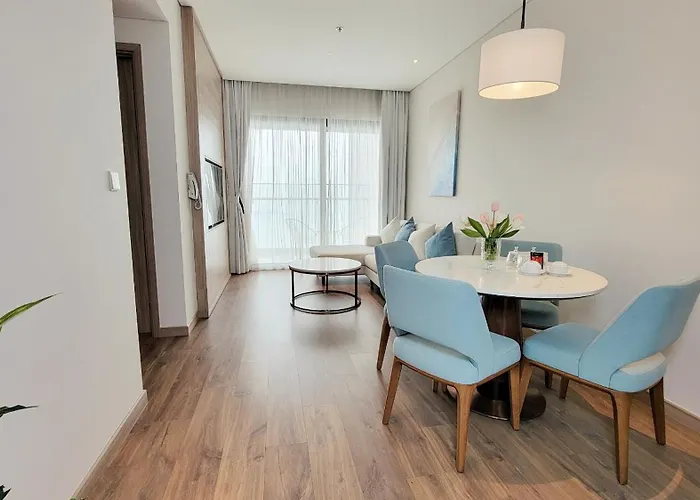 A La Carte 811 Apartment *